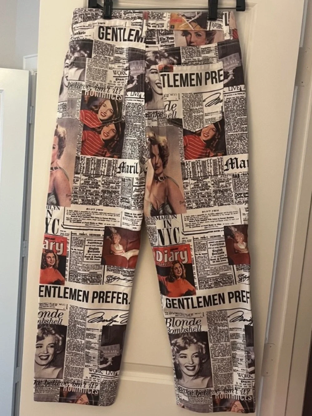 Forever 21 x Marilyn Monroe  Pinup Print Skinny Pants - Black, White & Red